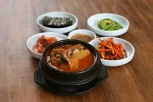 새벽집-메뉴-멸치김치찌개